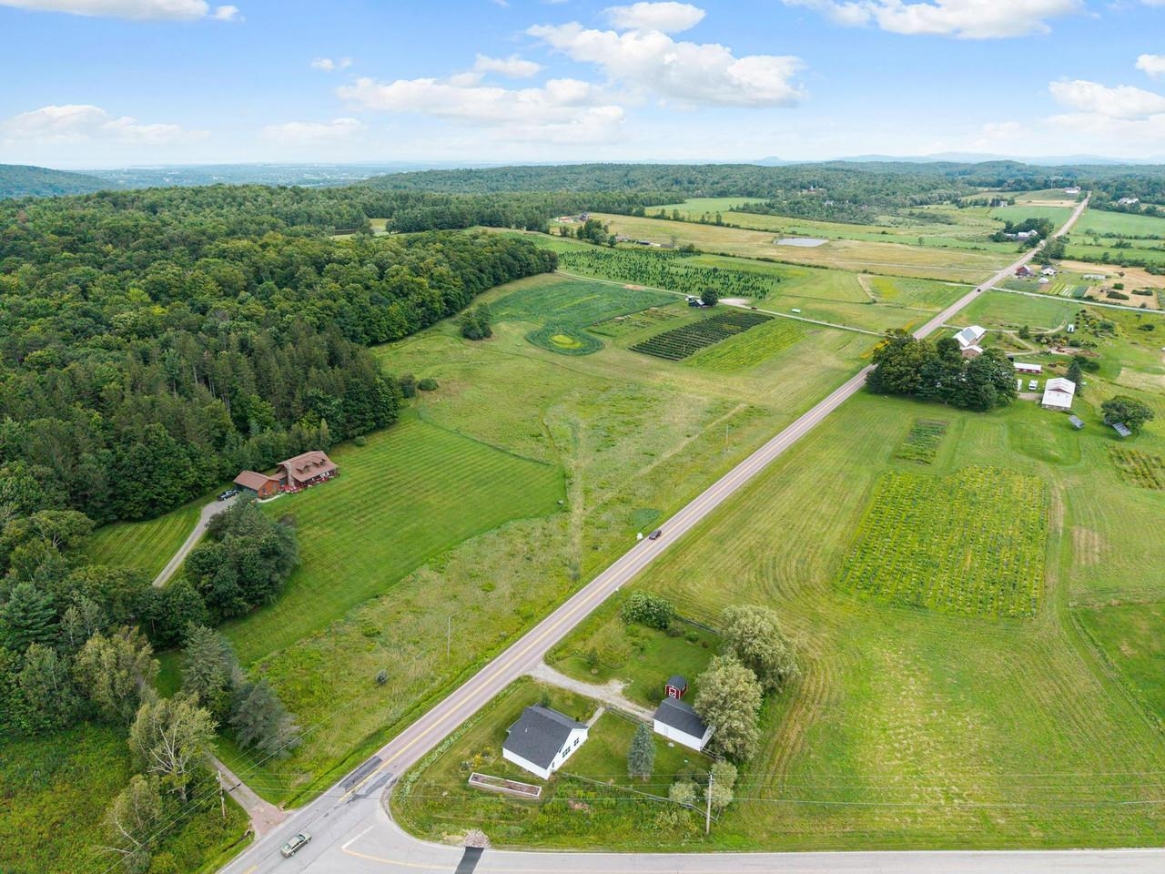 3687 Oak Hill Road Williston, VT 05495 - Photo 3 of 33 Gallery Image 3