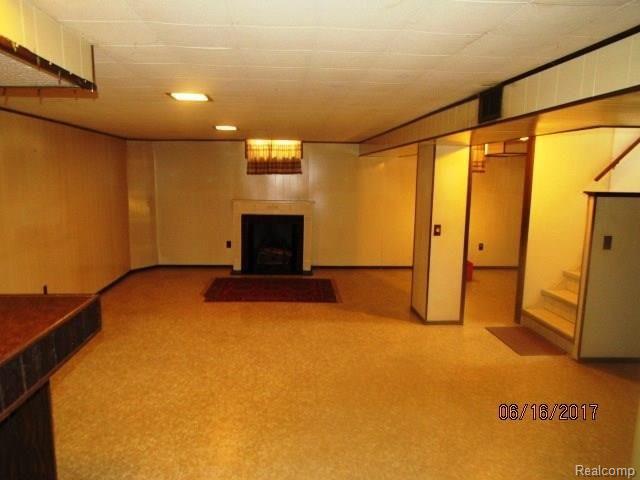 24854 Kelly Road Eastpointe, MI 48021 - Photo 16 of 17 IMG_1981.JPG