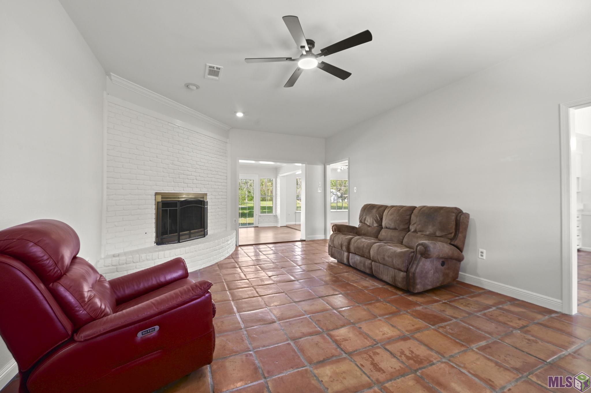 12417 Roddy Road Gonzales, LA 70737 - Photo 17 of 35