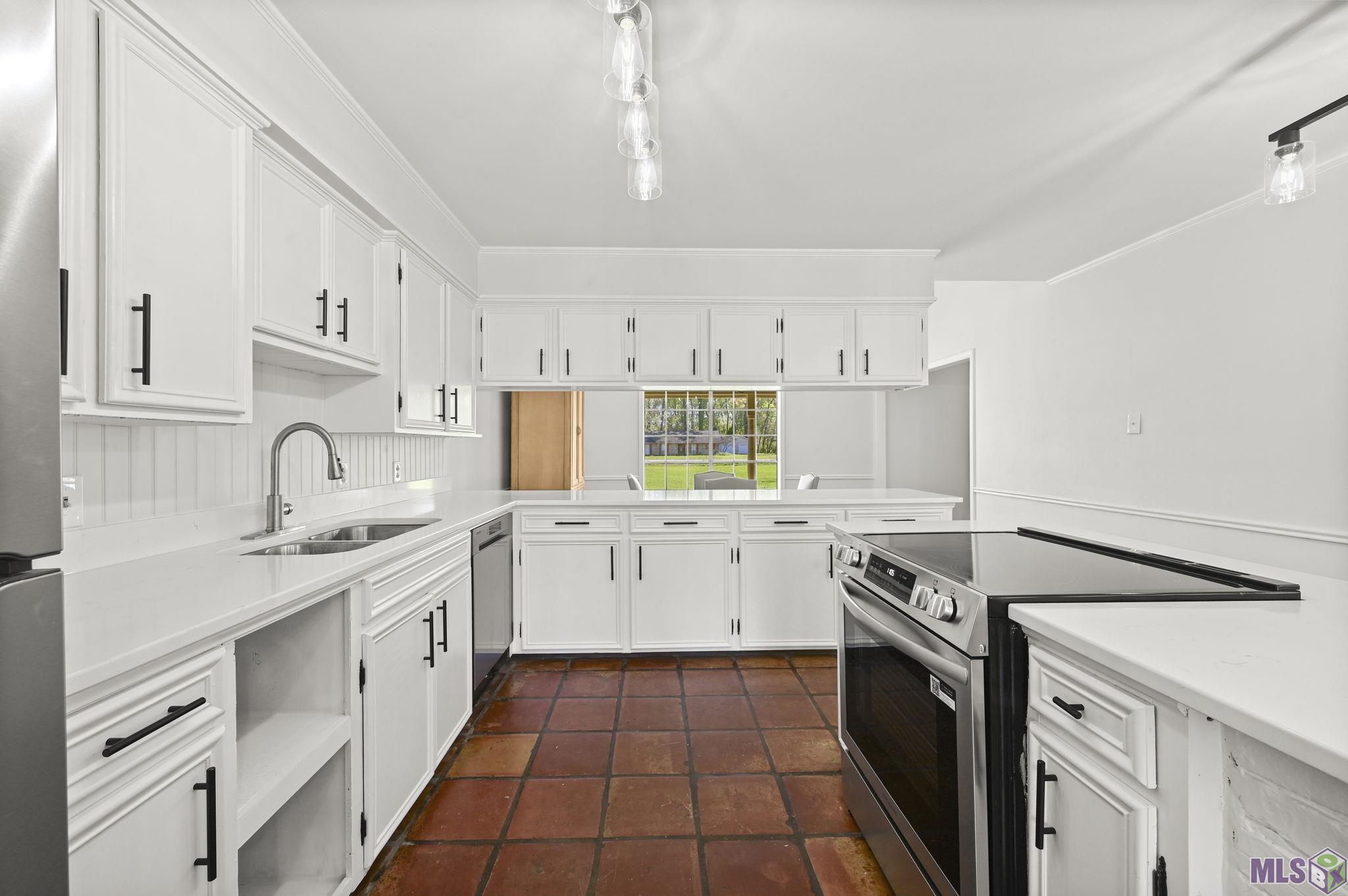 12417 Roddy Road Gonzales, LA 70737 - Photo 4 of 35