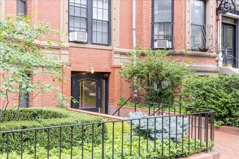 $925,000 | 133 Marlborough Street, Unit 7, Boston, MA 02116