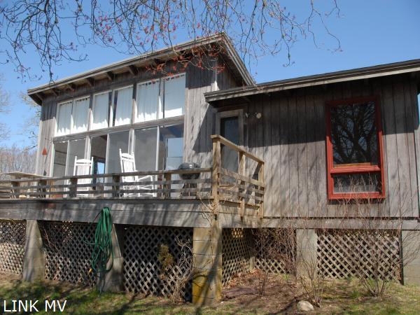 32 Ocean View Farm Road Chilmark, MA 02535 - Photo 10 of 10 http://d1qzqeyxiitrap.cloudfront.net/photos/19579/600/aac5ccb1.jpg