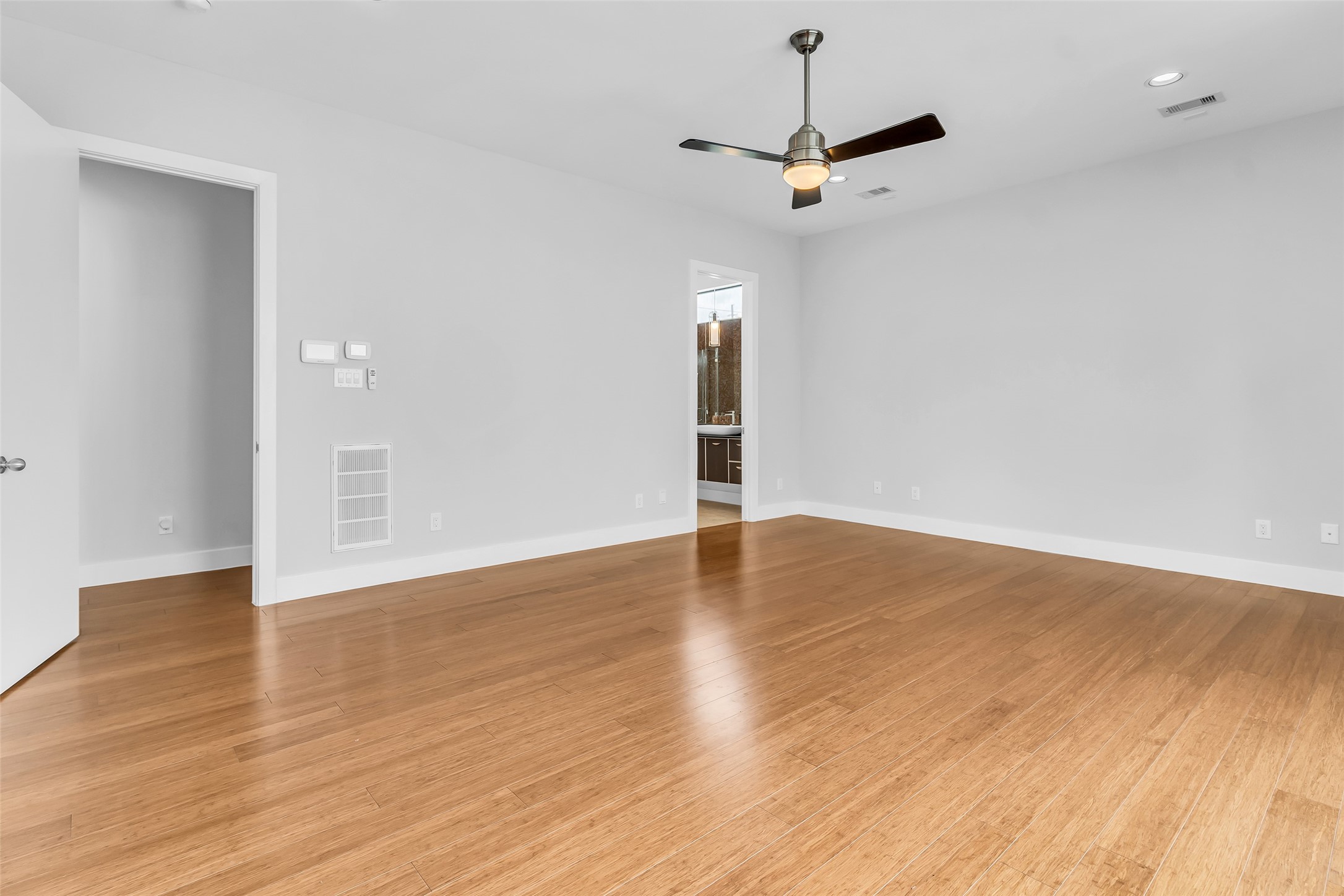1802 Hickory Street Houston, TX 77007 - Photo 20 of 46