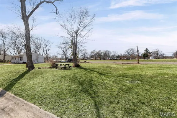 $10,000 | 848 St Benedict Drive, Cahokia, IL 62206