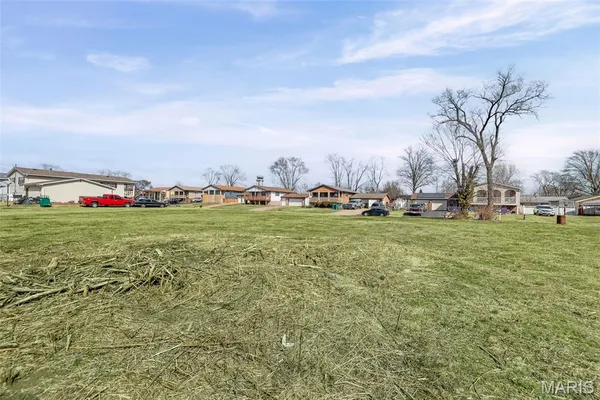 $10,000 | 848 St Benedict Drive, Cahokia, IL 62206