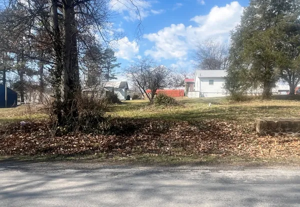 $12,000 | 201 West Main Street, Vienna, IL 62995