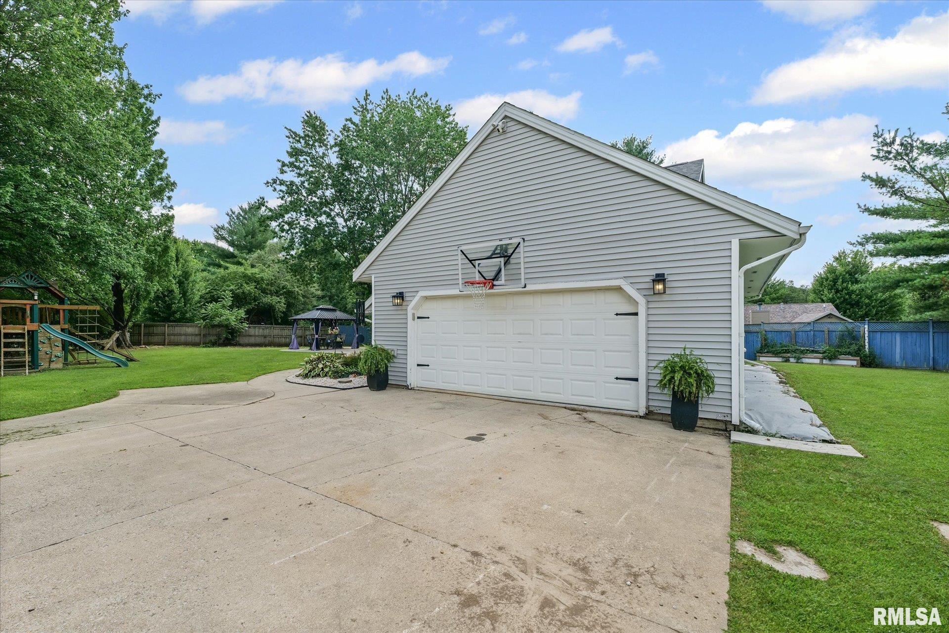 1196 Sandra Lane Monticello, IL 61856 - Photo 41 of 43