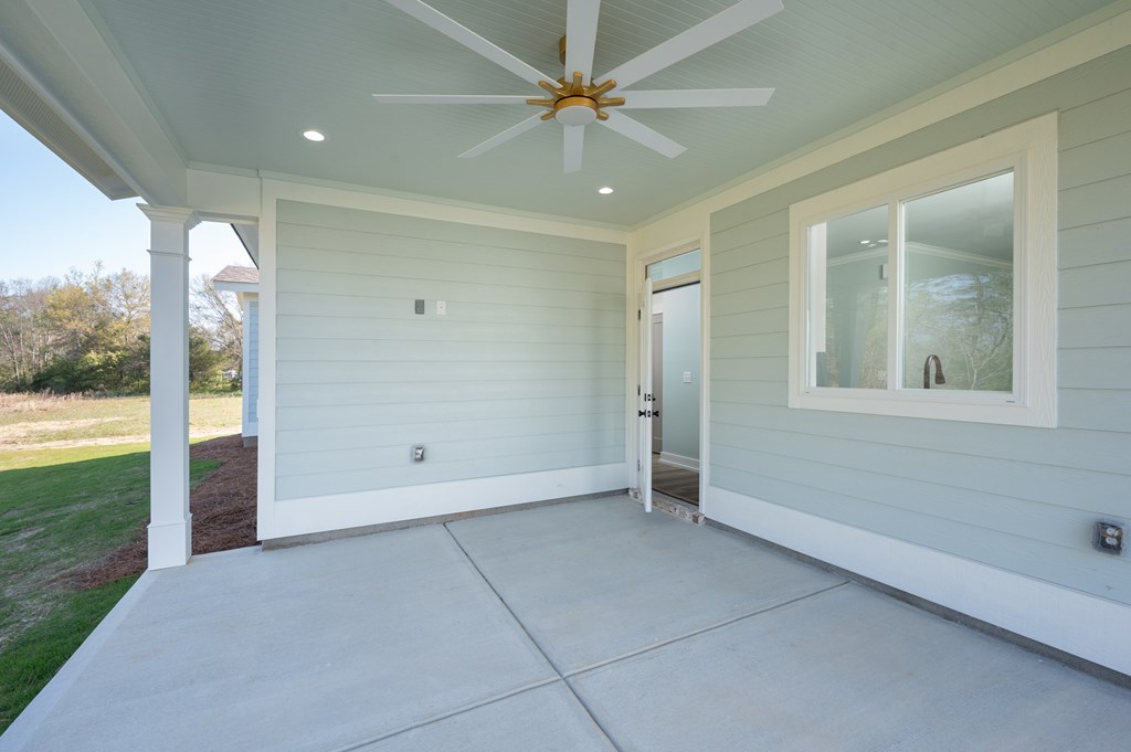 1190 Lee Road Phenix City, AL 36870 - Photo 49 of 52 a view of an empty room with a window