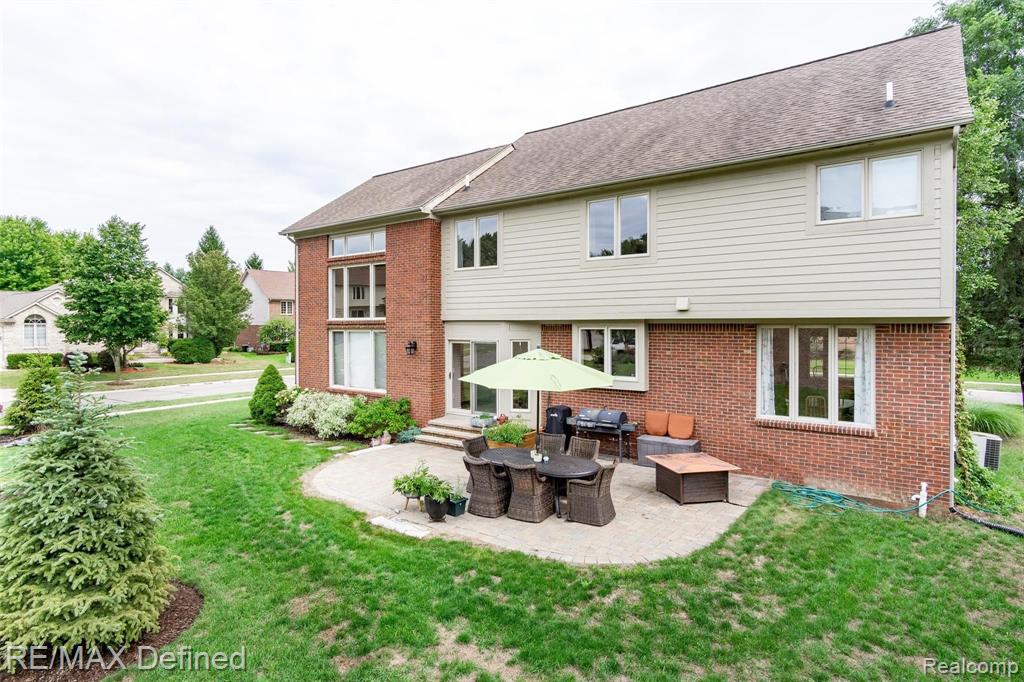 116 Scarborough Lane Rochester Hills, MI 48306 - Photo 49 of 53
