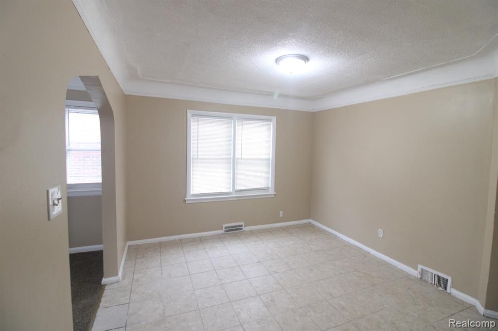 8096 Chamberlain Street Detroit, MI 48209 - Photo 9 of 10