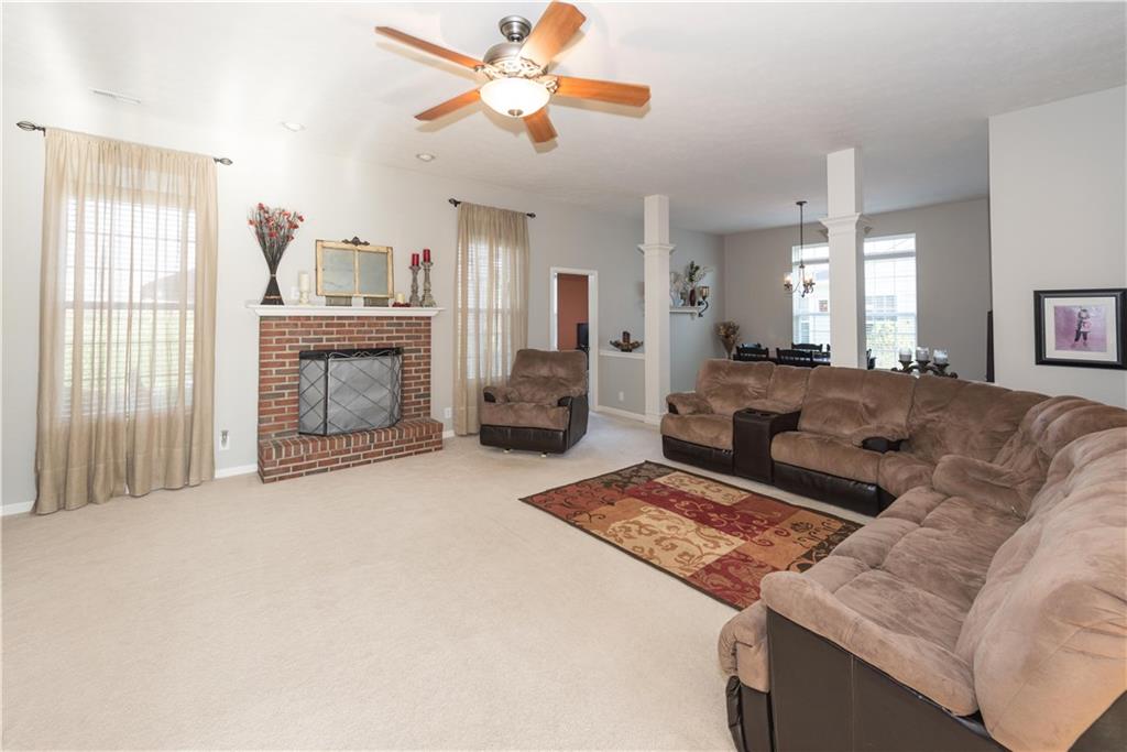 18923 Course View Road Noblesville, IN 46060 - Photo 4 of 24 Gallery Image 4