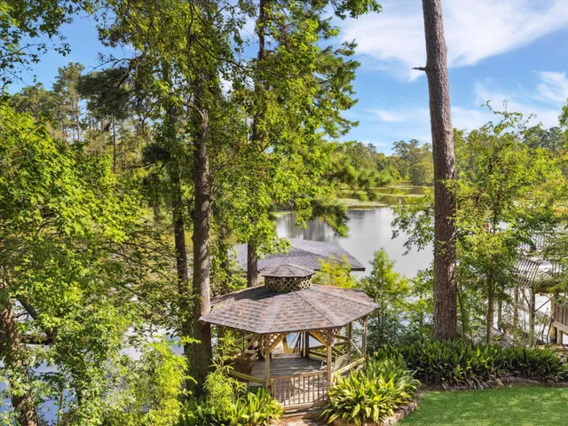 $395,000 | 25814 Water Ridge Drive, Houston, TX 77336