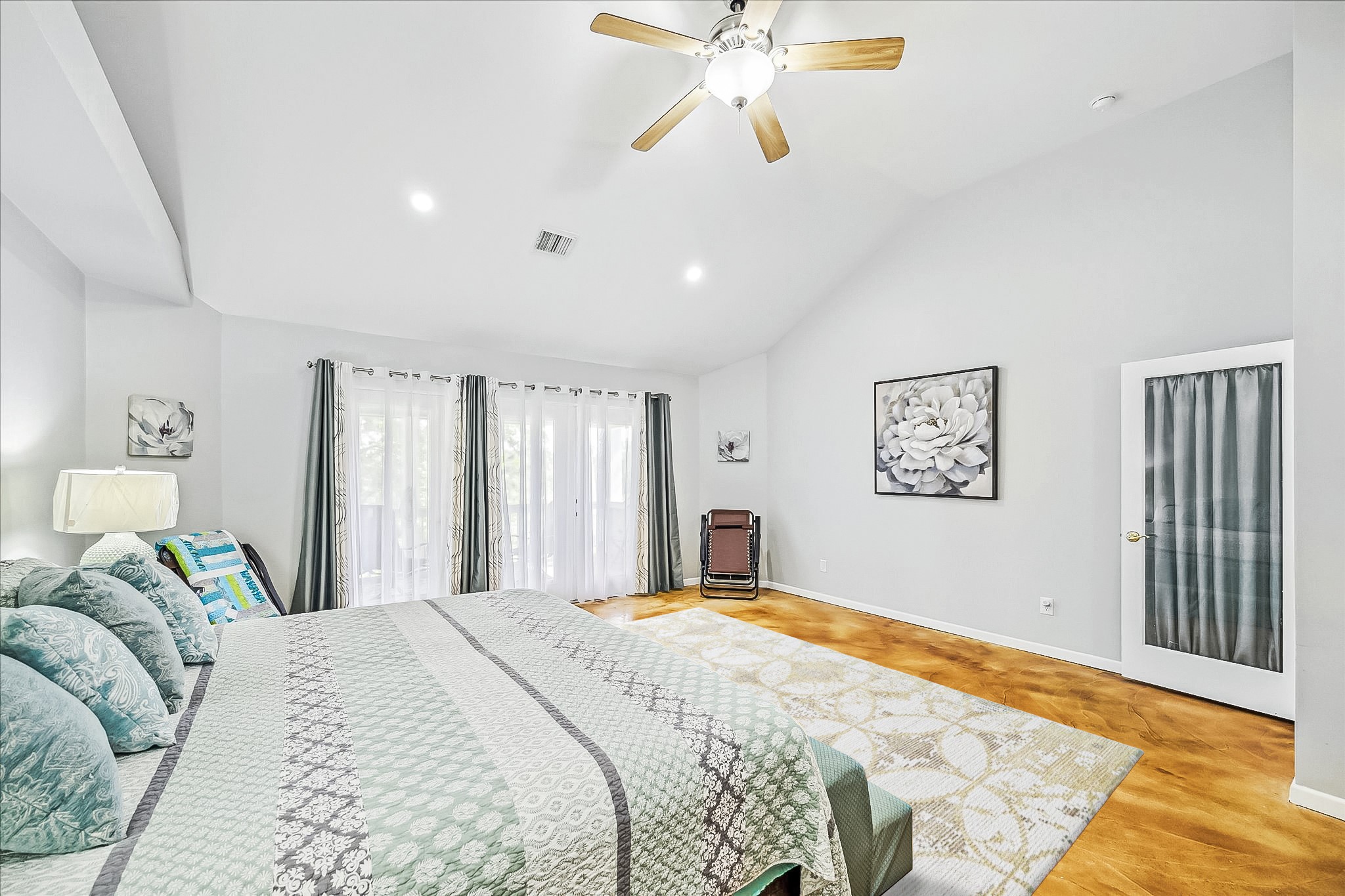 25814 Water Ridge Drive Houston, TX 77336 - Photo 22 of 41 Patio Doors lead to spacious balcony.