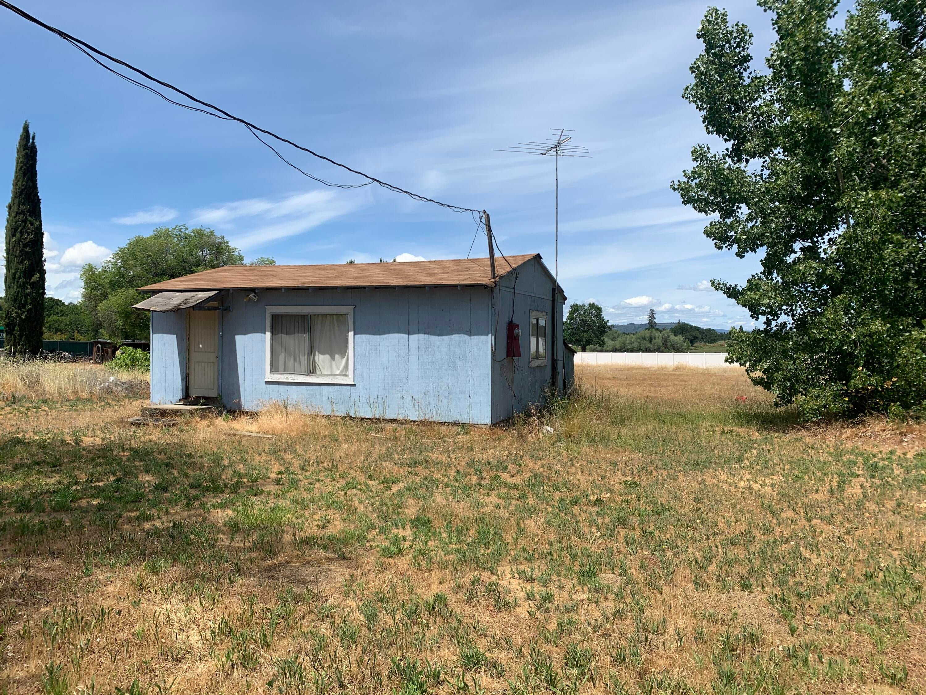 226 Wilson Road Central Point, OR 97502 - Photo 14 of 16 IMG-7609