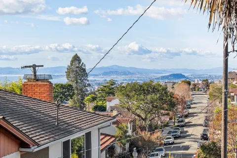 $1,495,000 | 5275 Proctor Avenue, Oakland, CA 94618