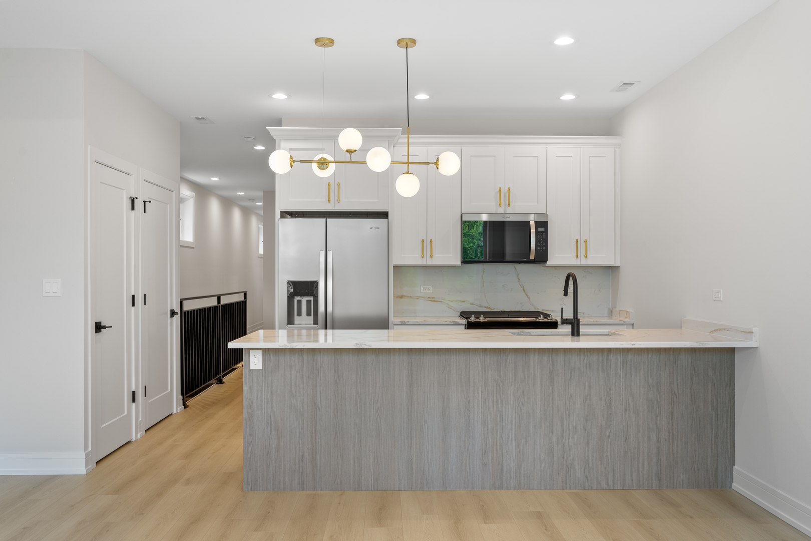 5008 South Prairie Avenue Chicago, IL 60615 - Photo 3 of 26