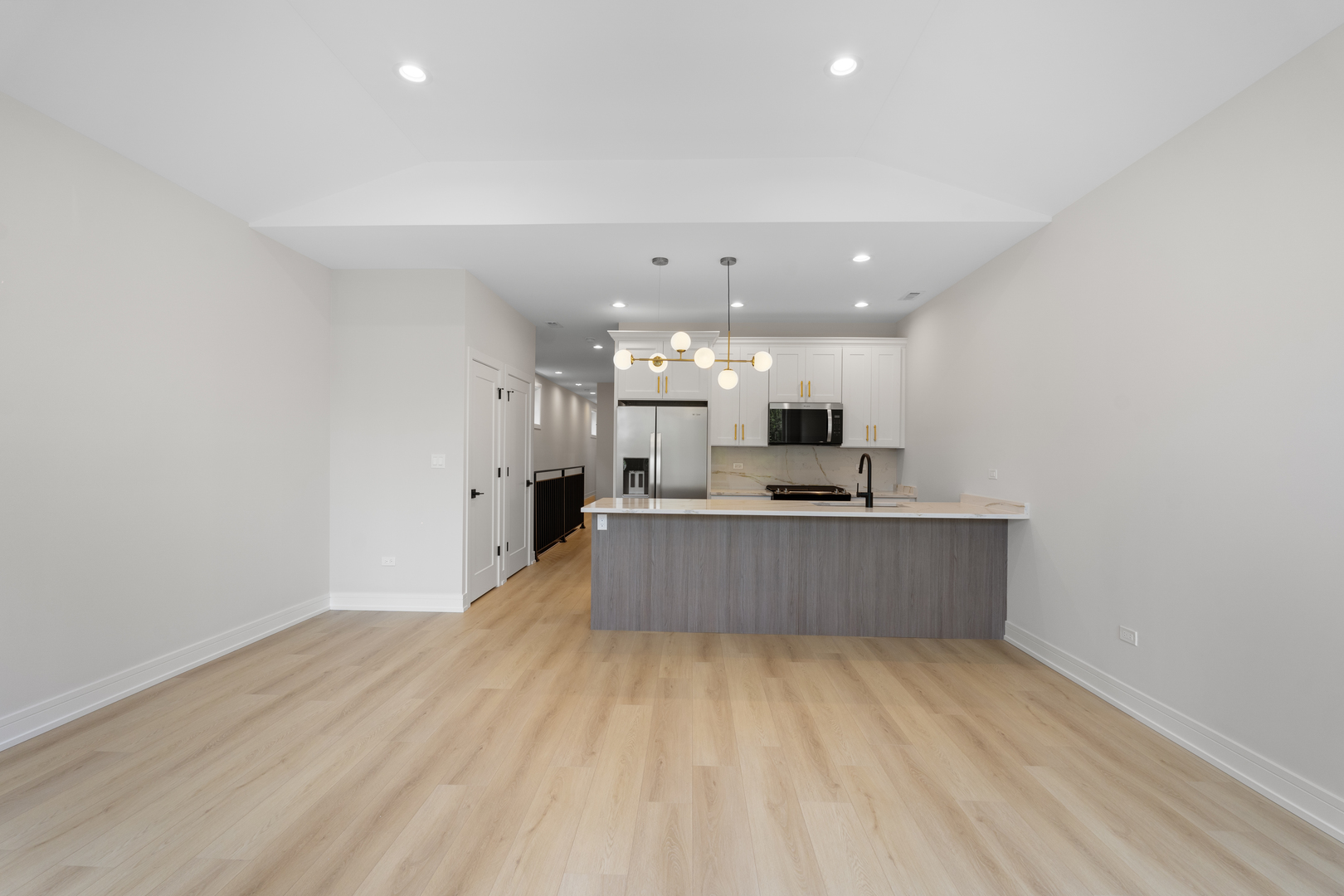 5008 South Prairie Avenue Chicago, IL 60615 - Photo 5 of 26