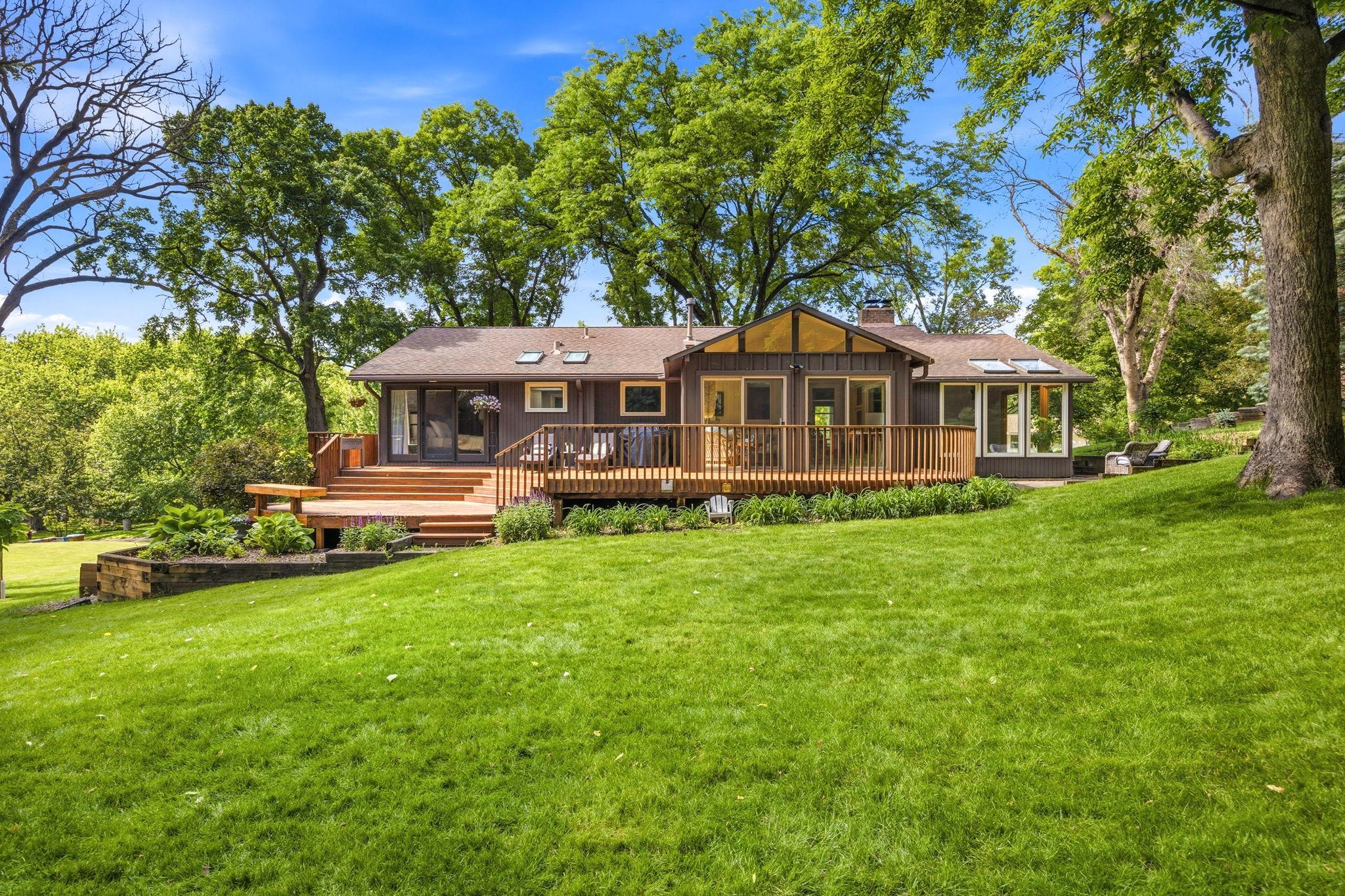 5950 Holiday Road Minnetonka, MN 55345 - Photo 13 of 39