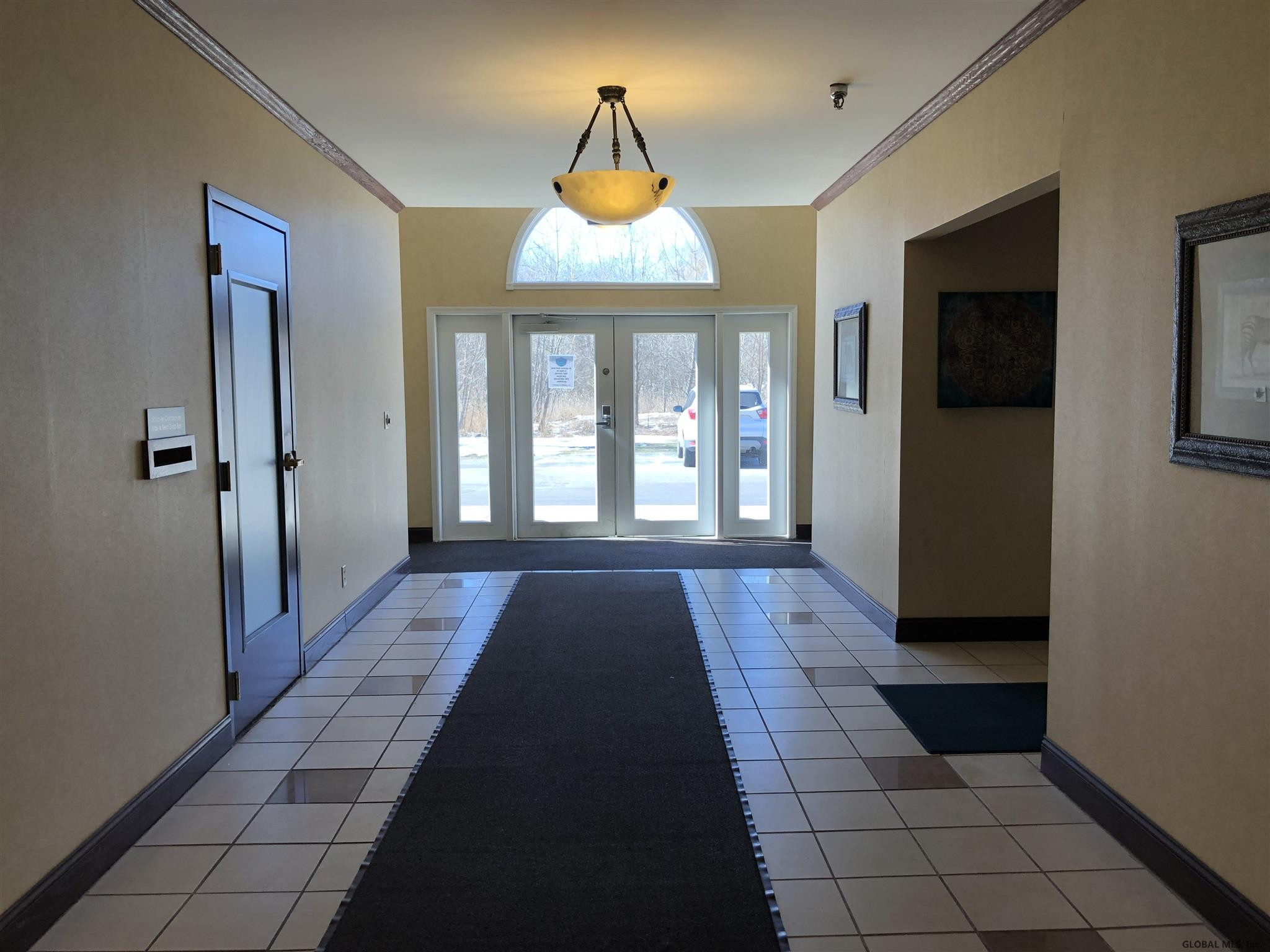 596 Loudon Road Colonie, NY 12110 - Photo 3 of 15 Photo 3