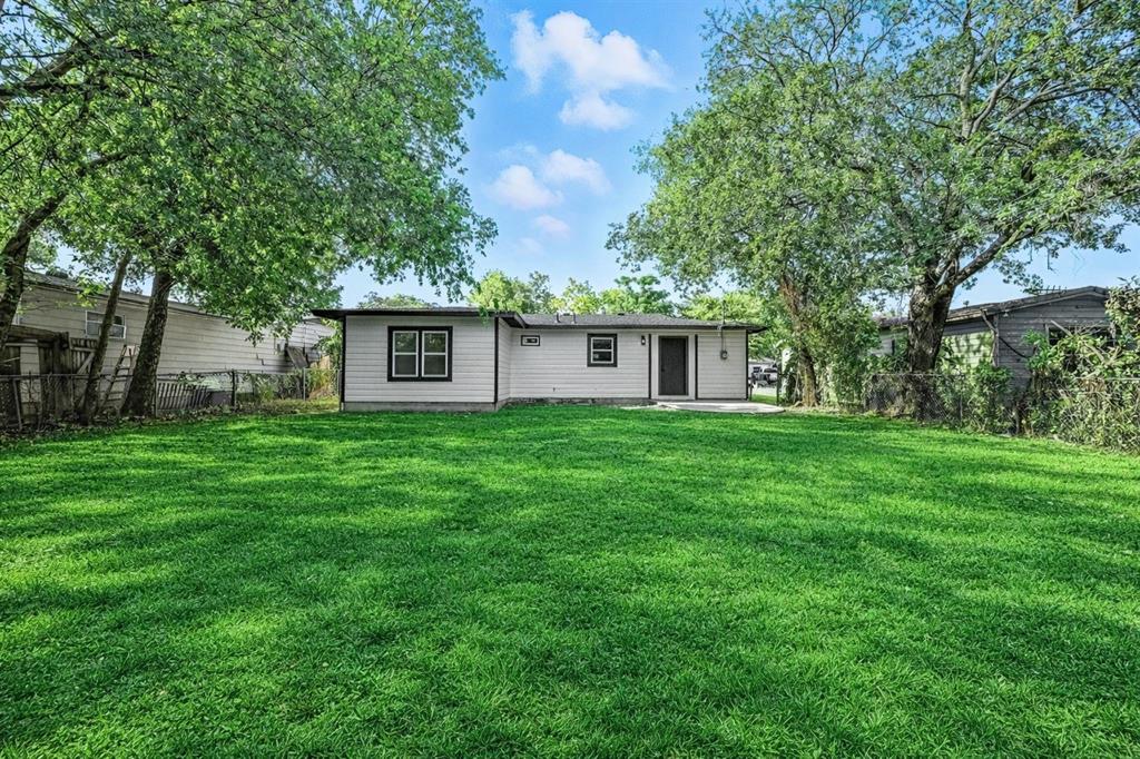 4413 Quails Lane Fort Worth, TX 76119 - Photo 5 of 20 a front view of house with a garden