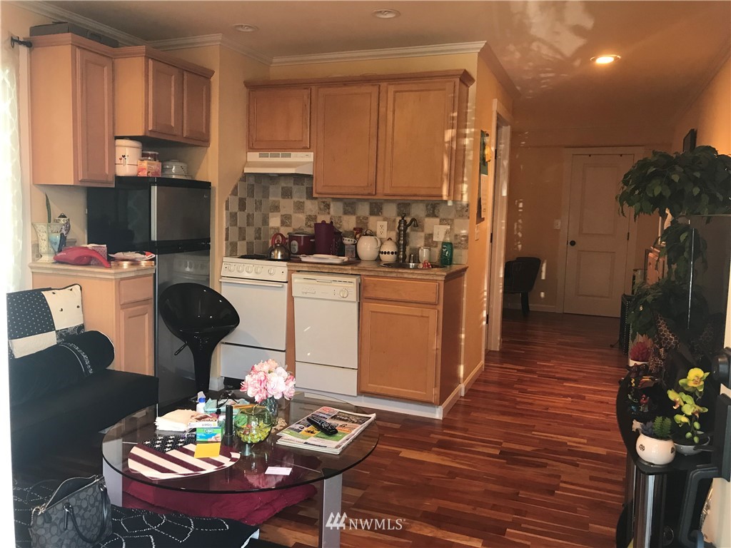 1302 North 6th Street, Unit 7 Tacoma, WA 98403 - Photo 2 of 4