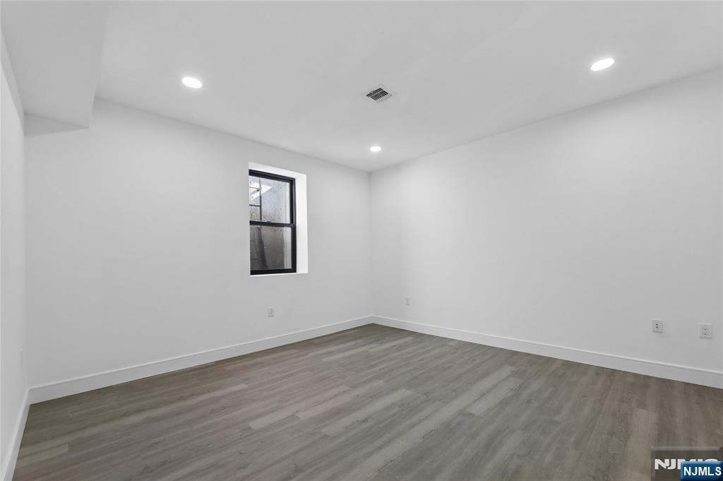 9 Cole Street Bergenfield, NJ 07621 - Photo 22 of 47