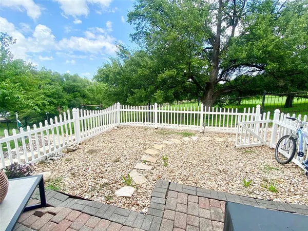 $1,750 | 1818 South Lakeshore Boulevard, Unit 7, Austin, TX 78741