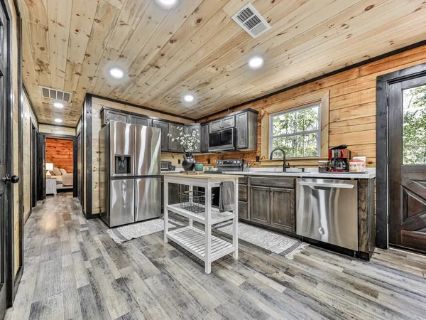 $599,900 | 1166 Hodgins Lane, White, GA 30184