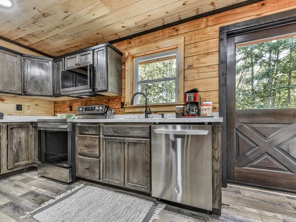 $599,900 | 1166 Hodgins Lane, White, GA 30184