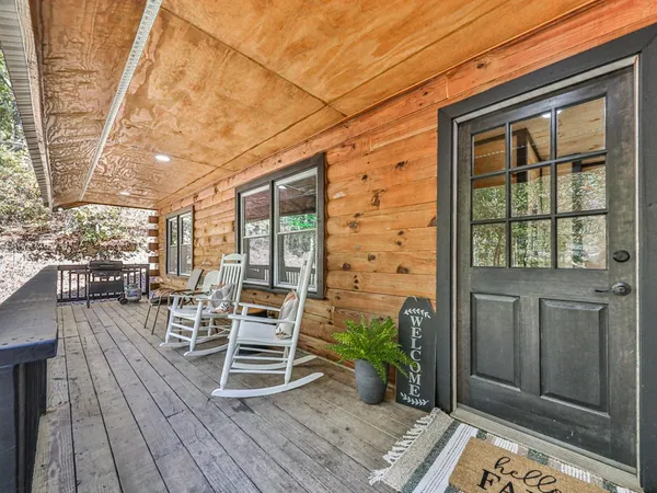 $599,900 | 1166 Hodgins Lane, White, GA 30184