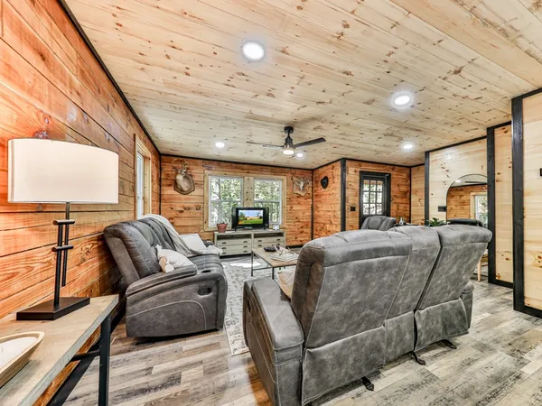 $599,900 | 1166 Hodgins Lane, White, GA 30184
