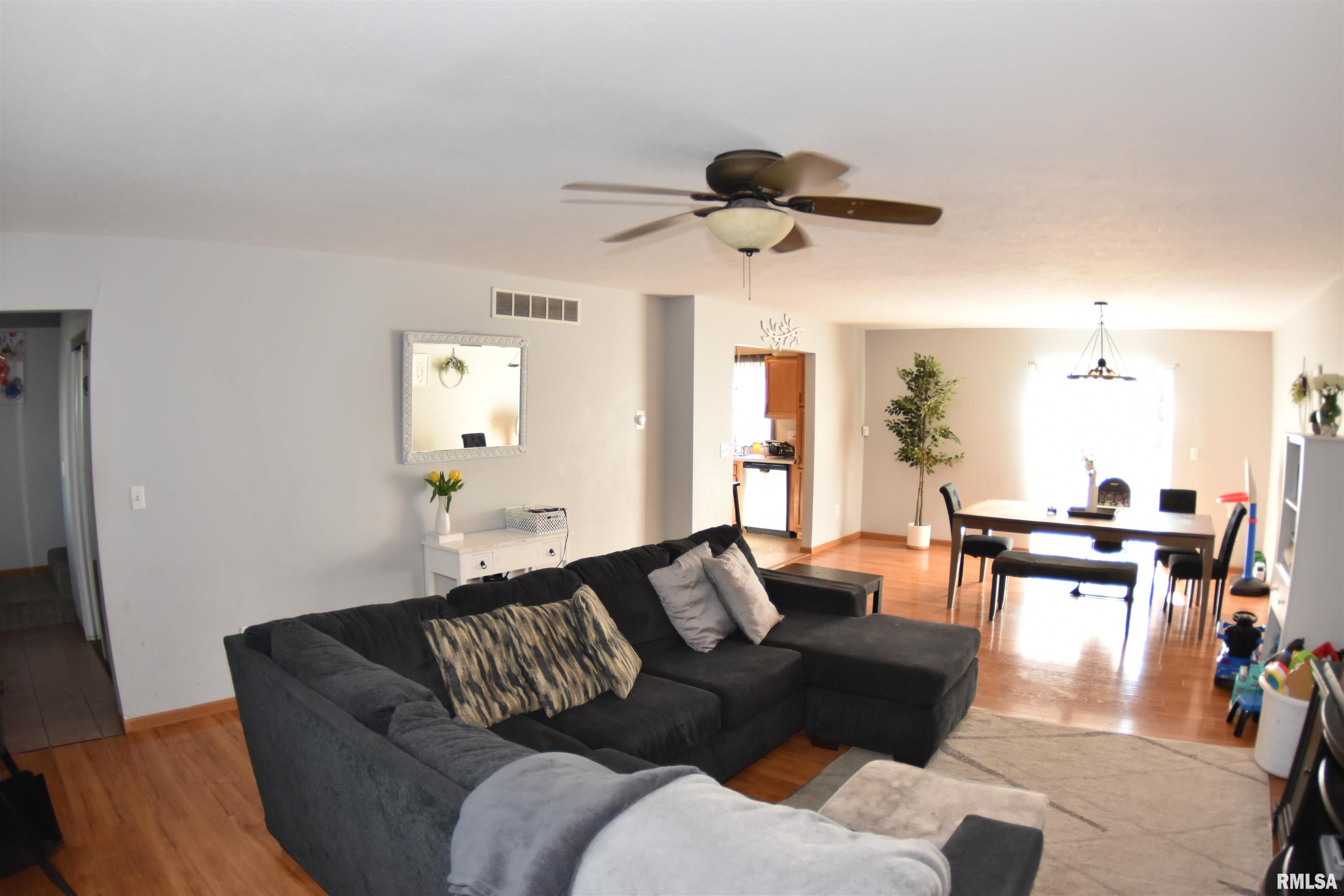 2867 York Road Springfield, IL 62703 - Photo 14 of 57