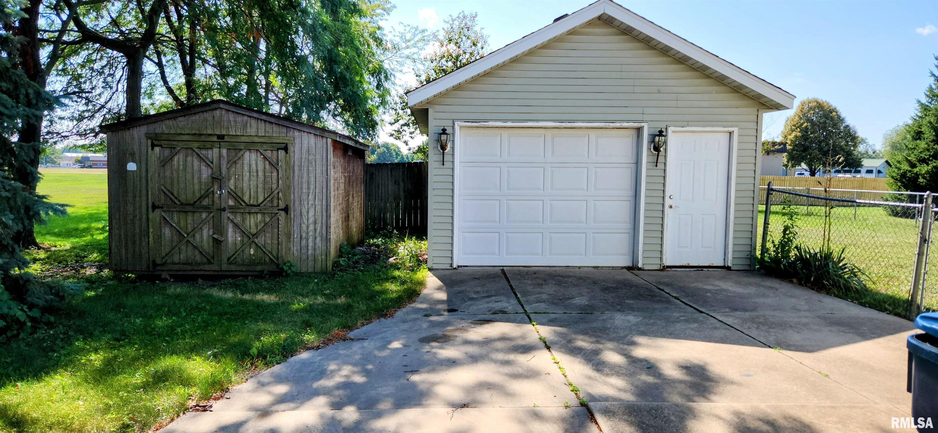 2867 York Road Springfield, IL 62703 - Photo 7 of 57
