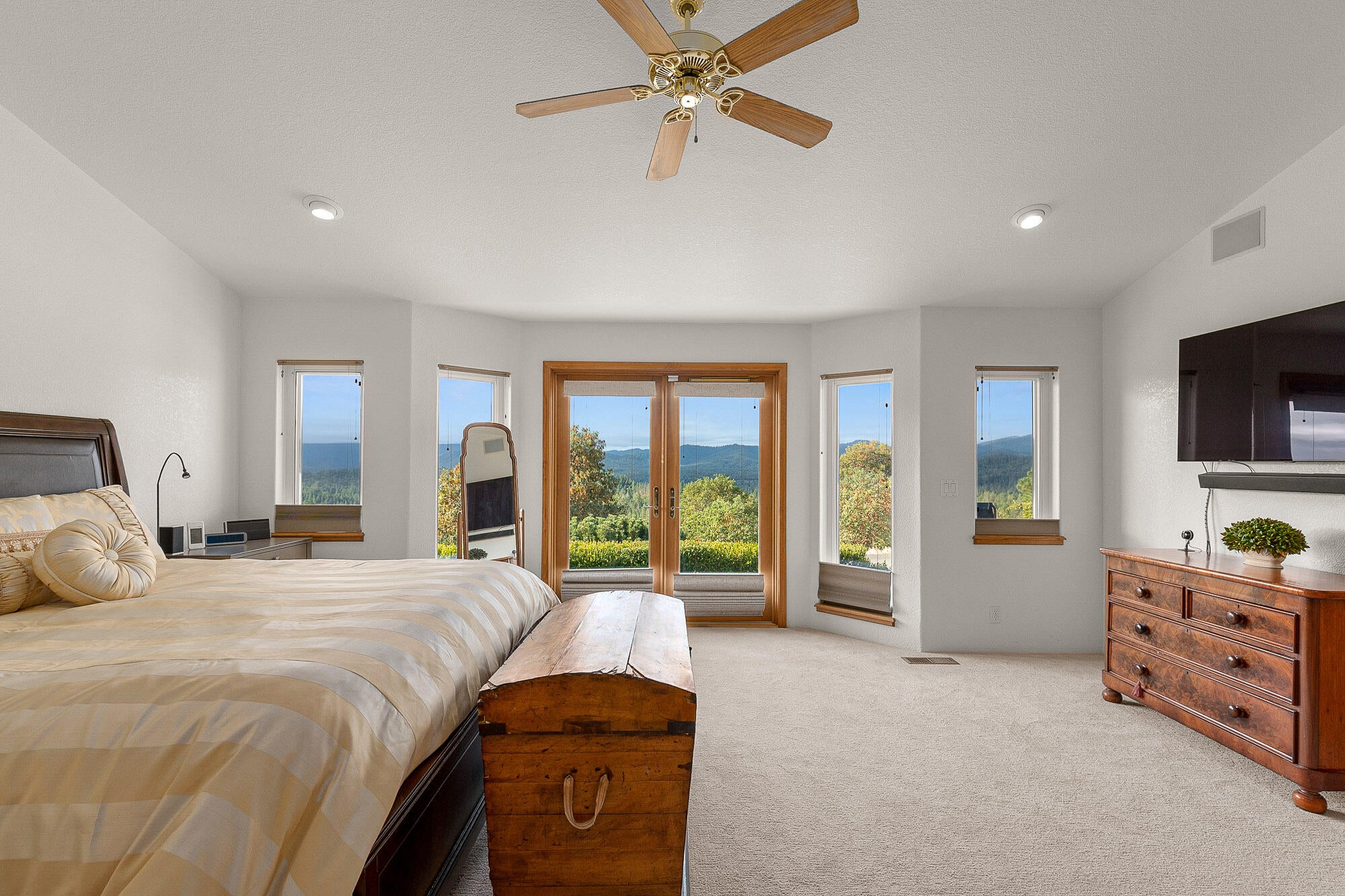9510 Lower River Road Grants Pass, OR 97526 - Photo 26 of 57 9510 Lower River Rd - Interior-015