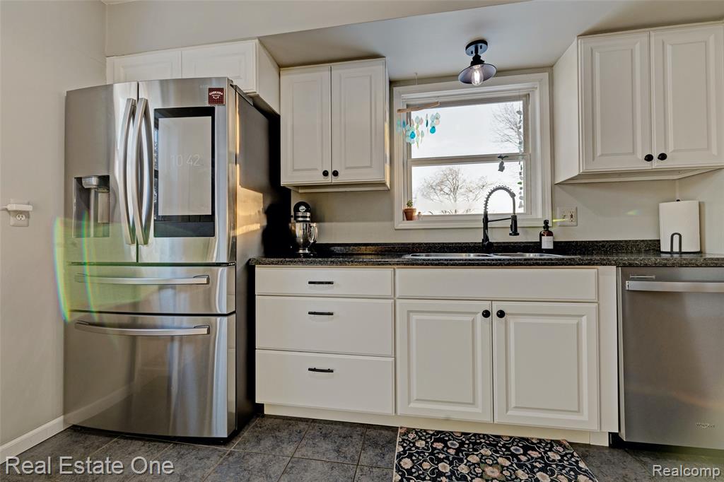 11392 East Carpenter Road Davison, MI 48423 - Photo 11 of 56 Gallery Image 11