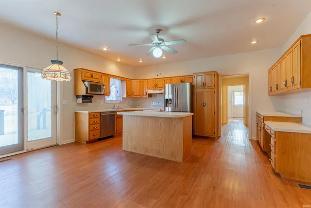 $395,500 | 3100 Trailwood Drive, Newburgh, IN 47630