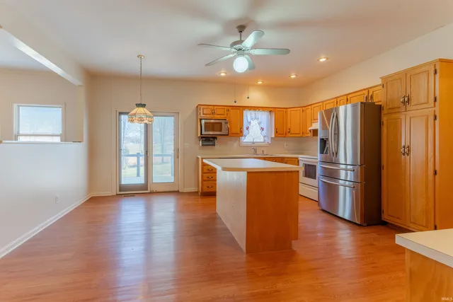 $395,500 | 3100 Trailwood Drive, Newburgh, IN 47630