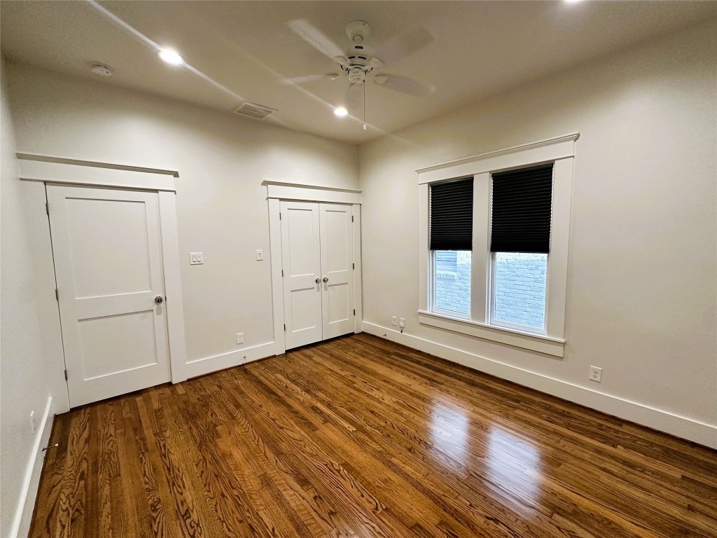 540 Harvard Street Houston, TX 77007 - Photo 12 of 20 Front bedroom.