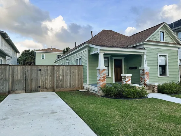 $2,875 | 540 Harvard Street, Houston, TX 77007