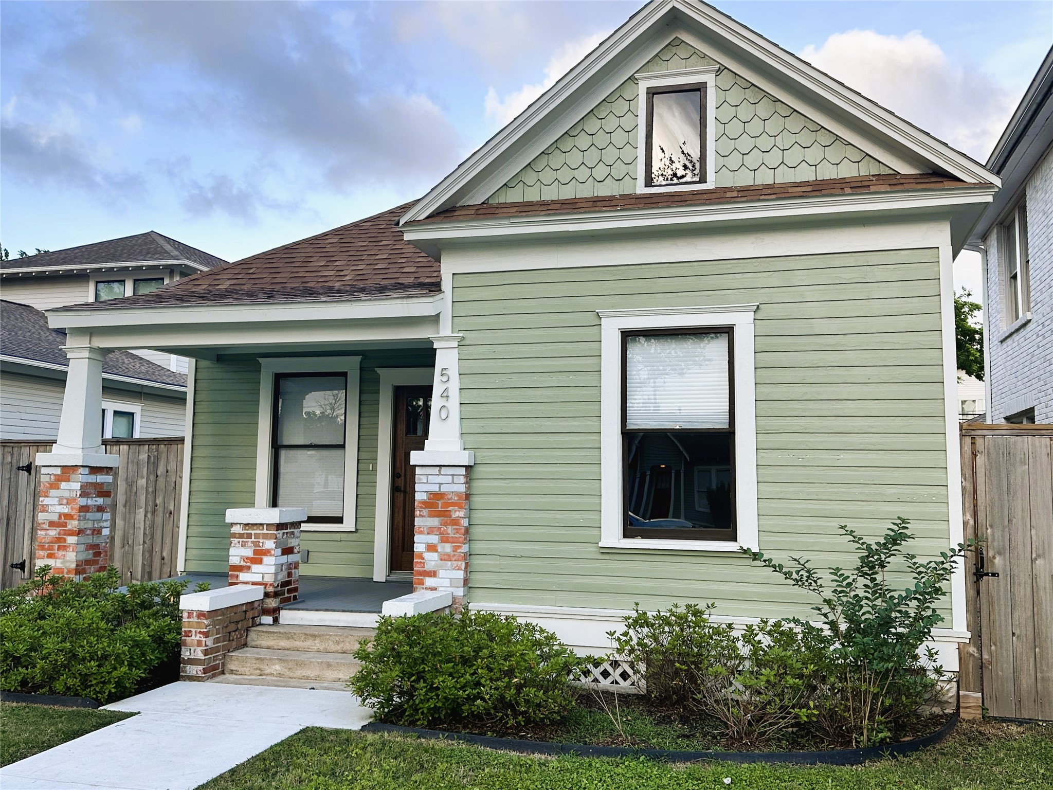 540 Harvard Street Houston, TX 77007 - Photo 3 of 20