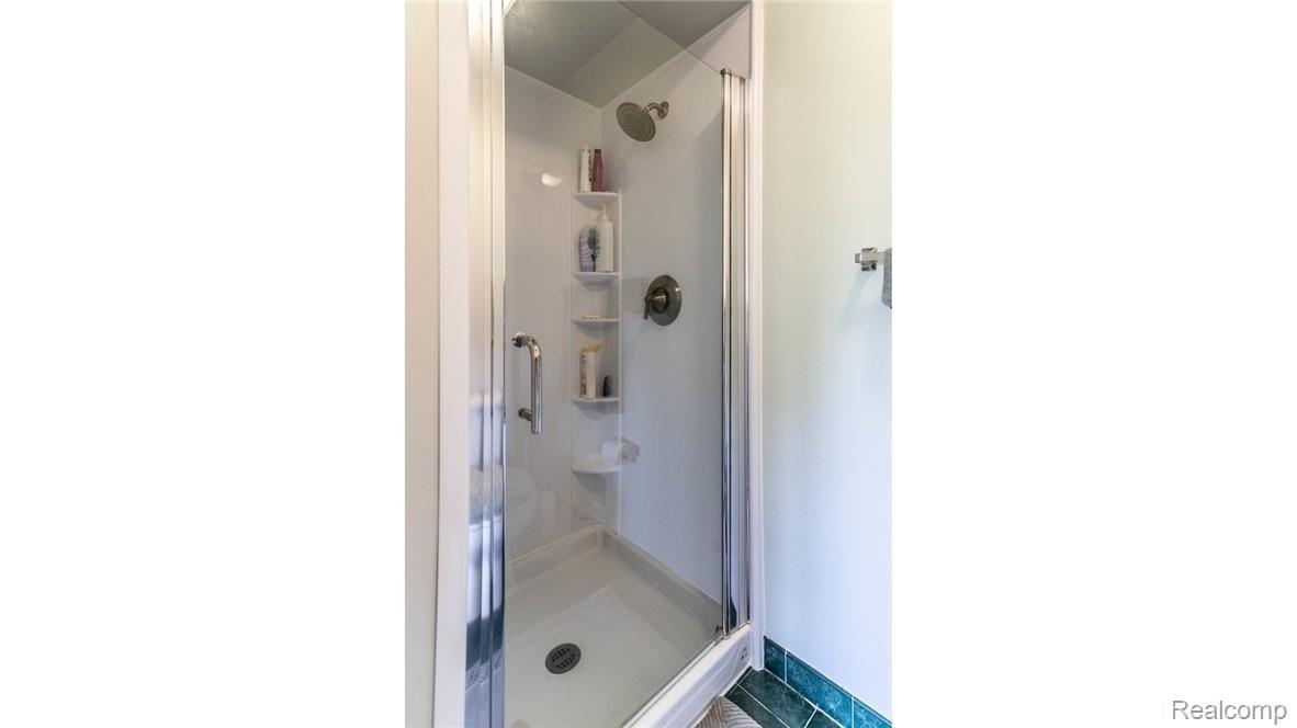 46550 Mornington Road Canton, MI 48188 - Photo 35 of 60 MASTER BATH