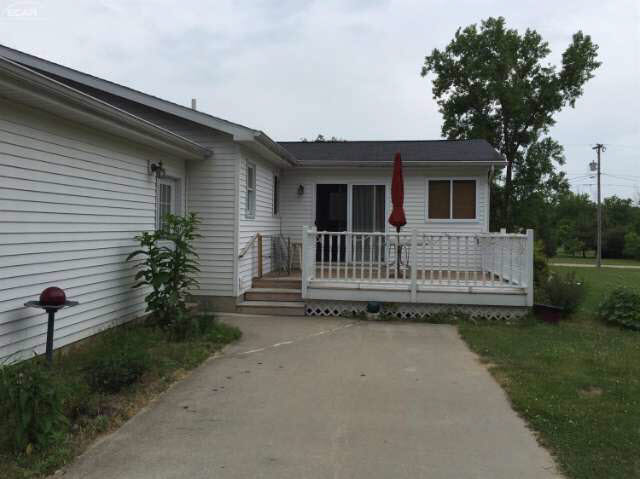 7373 North Lewis Road Mount Morris, MI 48458 - Photo 3 of 15 21180945-2.JPG