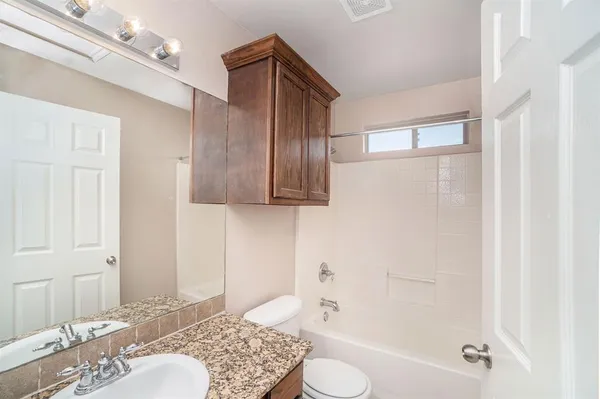 $1,650 | 542 Mast Court, Crowley, TX 76036