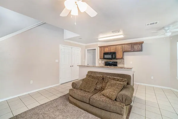 $1,650 | 542 Mast Court, Crowley, TX 76036