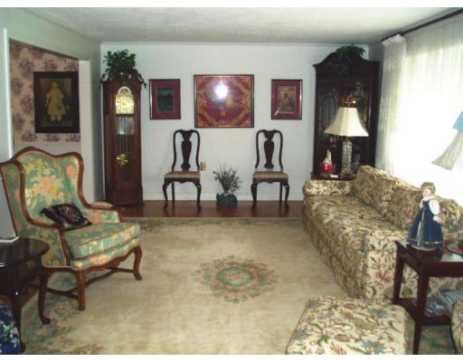 18 Bridle Path Road Andover, MA 01810 - Photo 8 of 18 Gallery Image 8