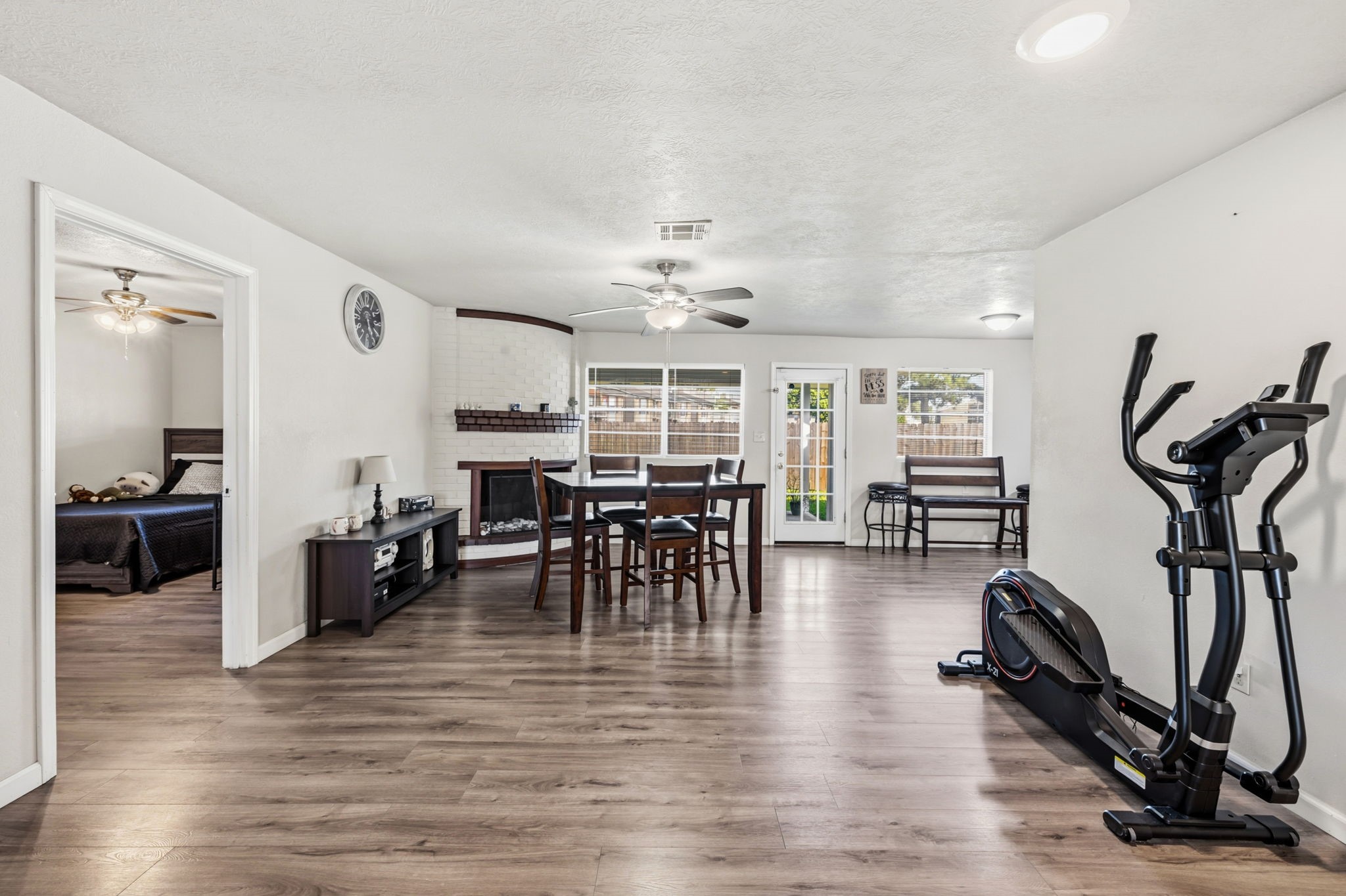 4502 Sage Circle Baytown, TX 77521 - Photo 5 of 32