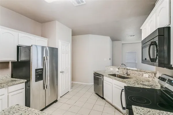 $450,000 | 9705 Hedge Bell Drive, McKinney, TX 75072