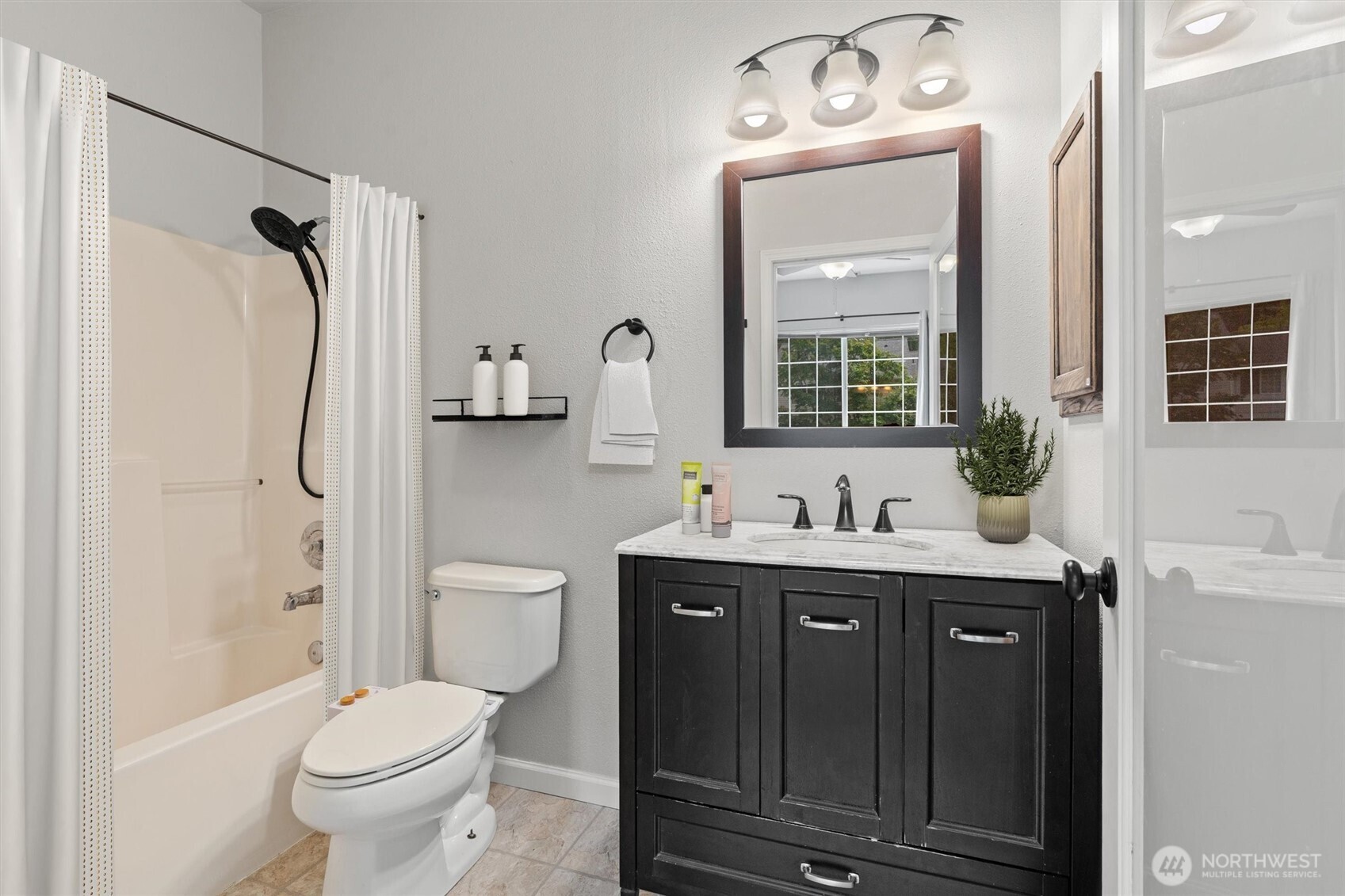 8629 240th Street Southwest, Unit B4 Edmonds, WA 98026 - Photo 11 of 22