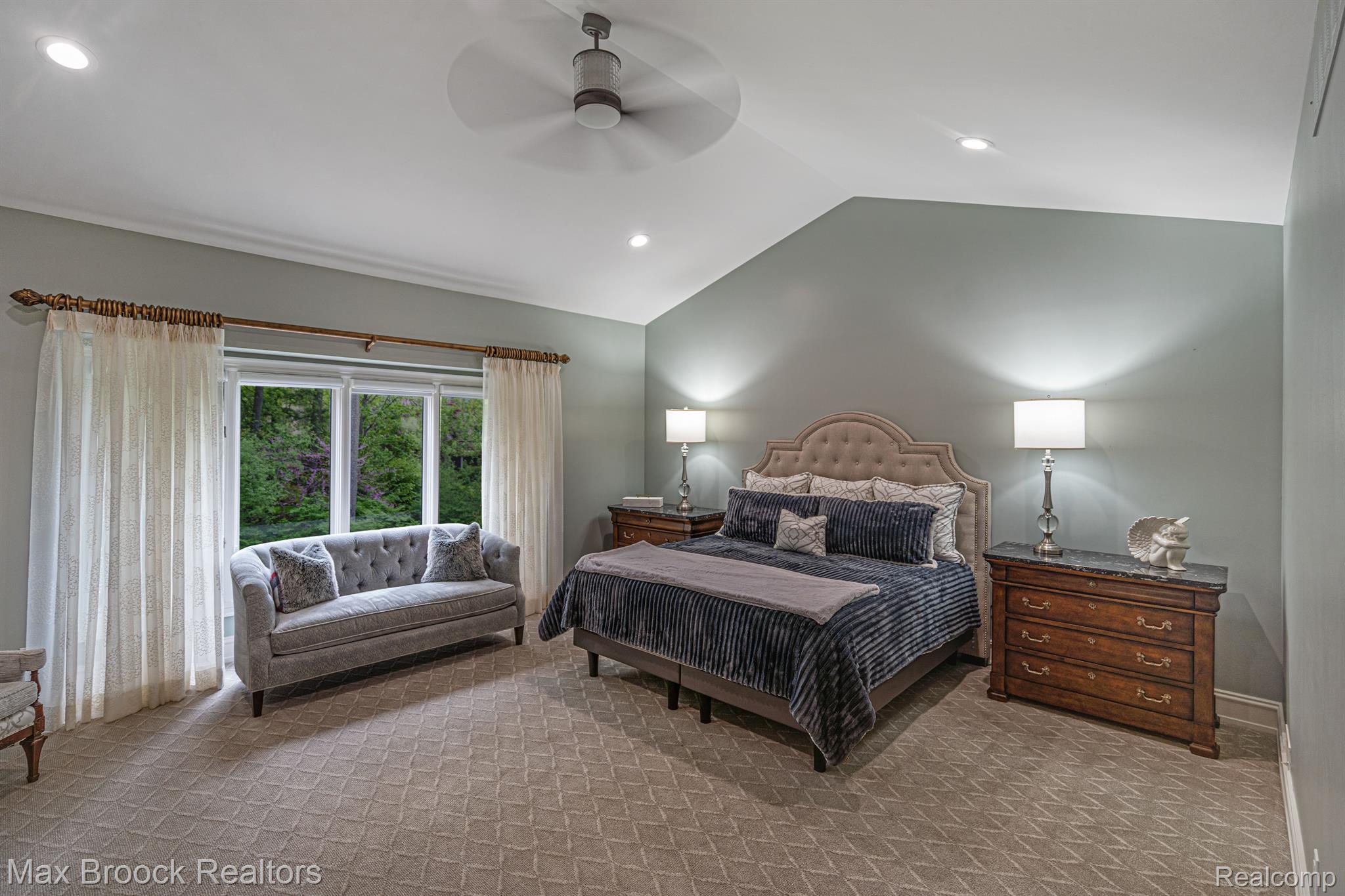 1844 Blue Grass Drive Rochester, MI 48306 - Photo 18 of 44 1st Floor Primary Bedroom