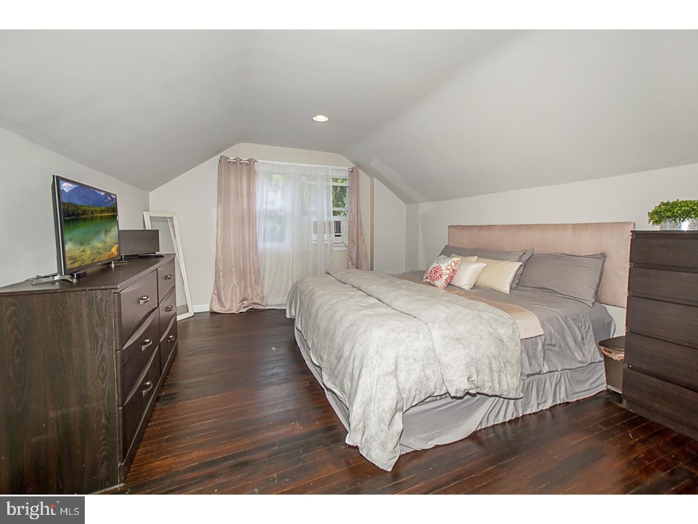 953 Mayberry Road Conshohocken, PA 19428 - Photo 12 of 25 Master Bedroom